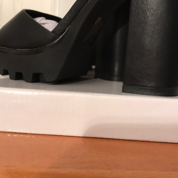 Nasty Gal Strappy Heels🖤 - Picture 7 of 7